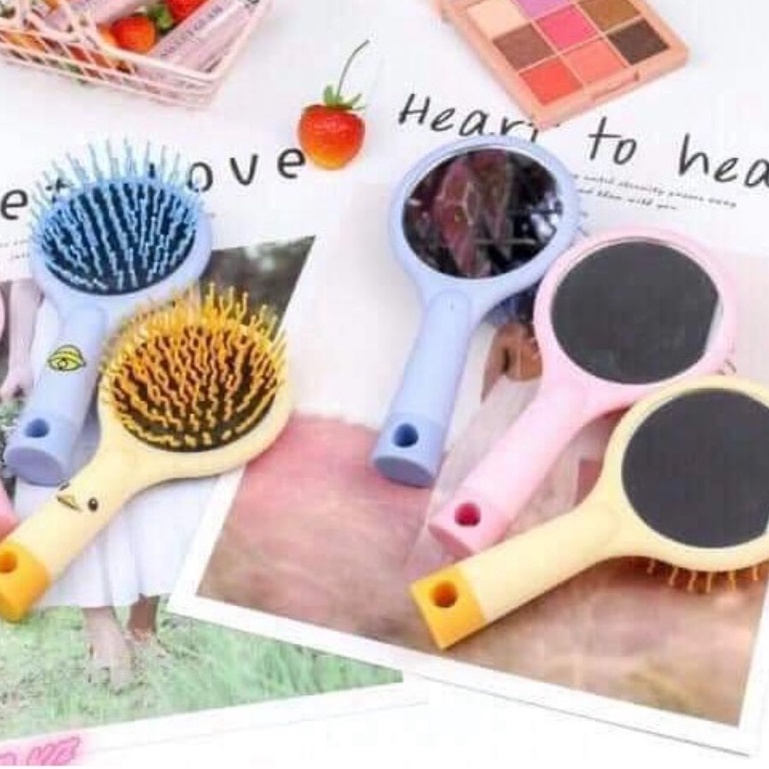 Bộ gương lược trang điểm dễ thương có tay cầm - Gương kèm lược Massage bỏ túi Giadunghanoi39