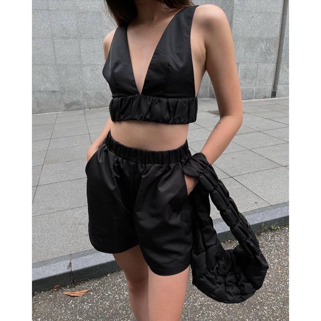 Quần shorts nữ nylon màu đen, là min - NYLON BASIC SHORTS - BLACK