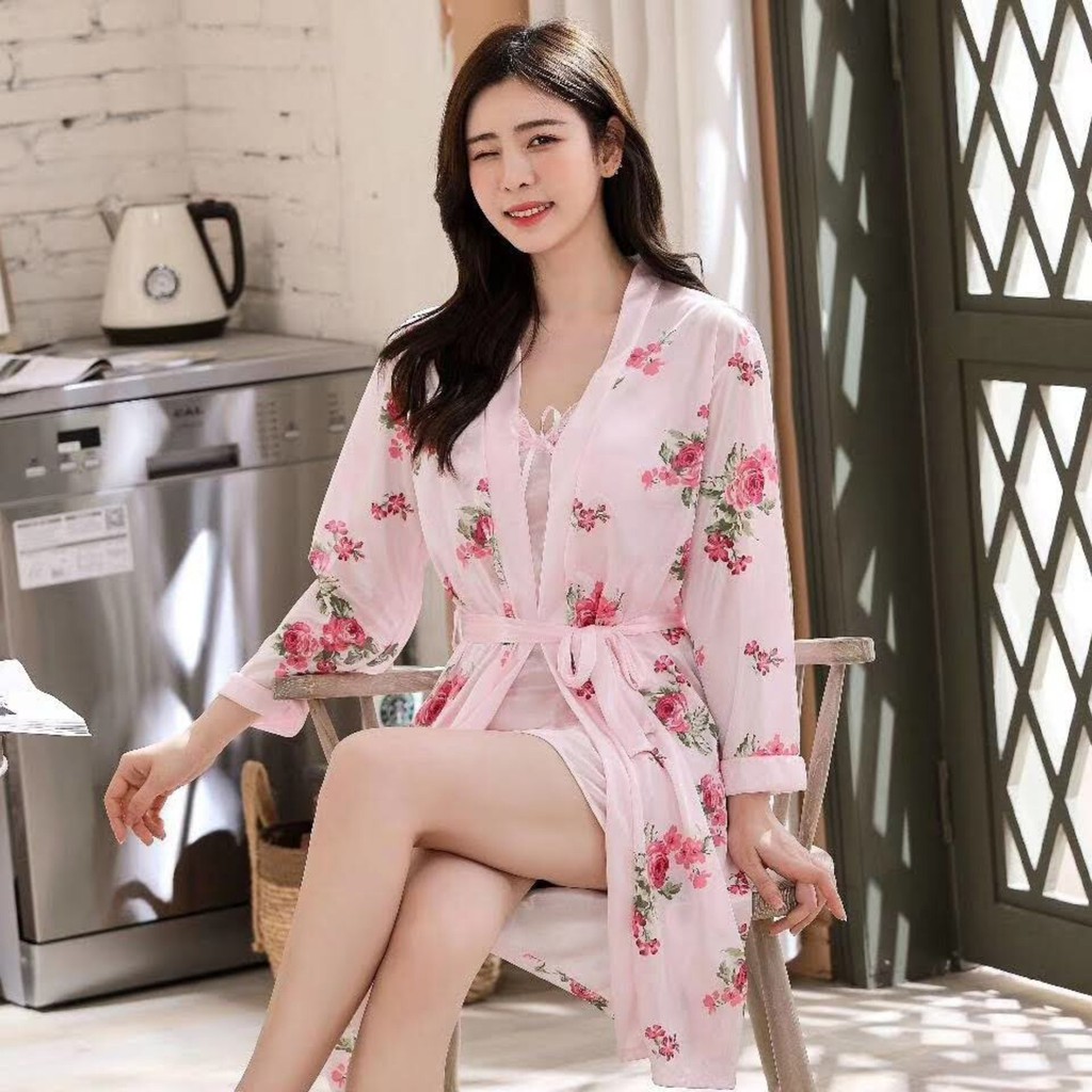 Đồ ngủ vải lụa sexy kèm áo khoác quyến rủ | BigBuy360 - bigbuy360.vn