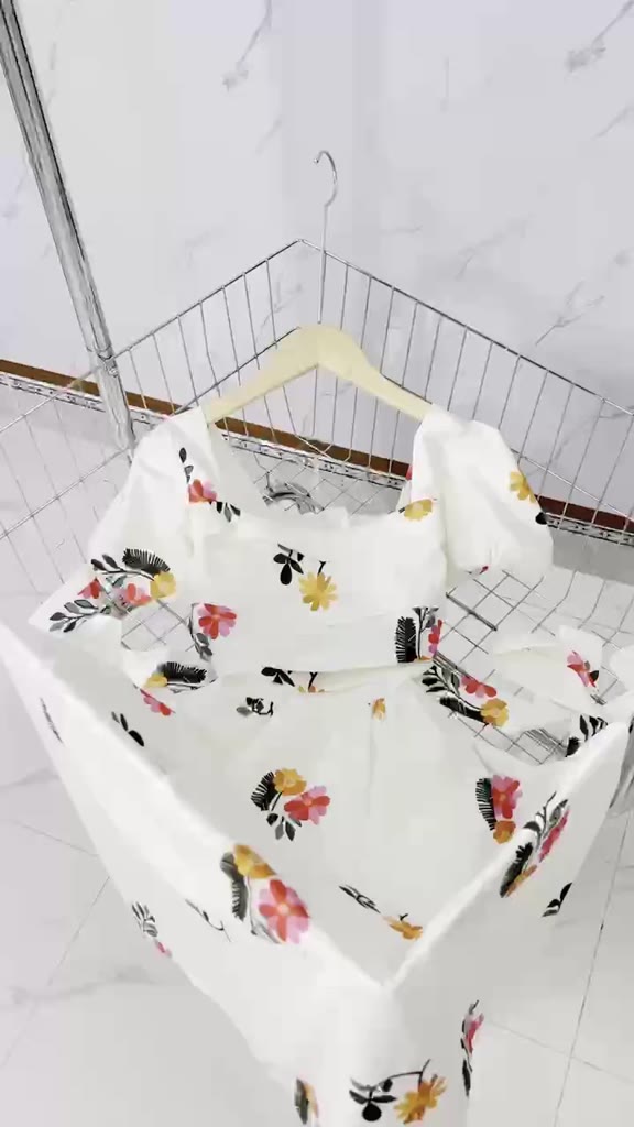 Đầm Maxi Hoa Nhí Cổ Vuông Tay Bồng Xếp Li Chất Thô Mềm, Váy Tiểu Thư Có Đệm Ngực 2 Lớp | BigBuy360 - bigbuy360.vn