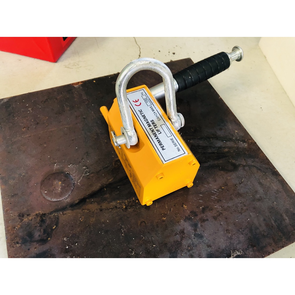 Nam châm nâng tay gạt 100 kg DBK PML-100
