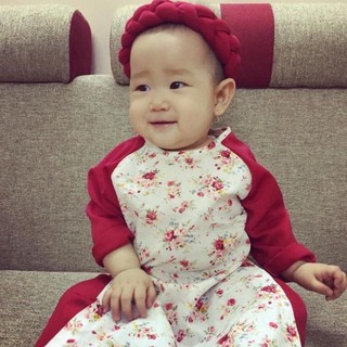 Áo dài cách Tân hoa nhí Cô Ba phối tay cho bé