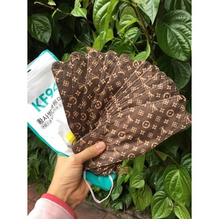 Khẩu trang kf94 in hình lv set 50 cái