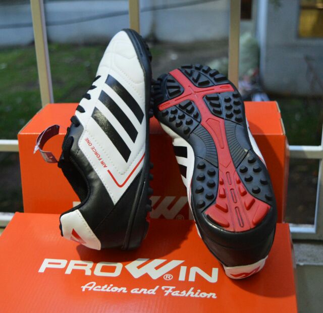 GIÀY ĐÁ BÓNG SÂN CỎ NHÂN TẠO