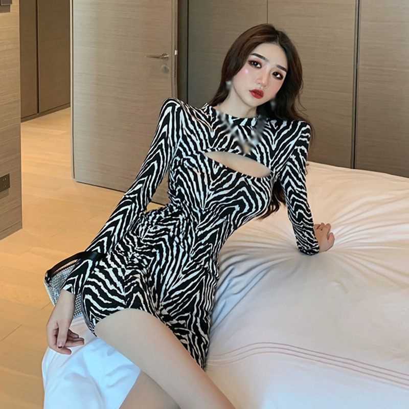 Đầm Body tay dài cổ tròn thiết kế ôm sát quyến rũ