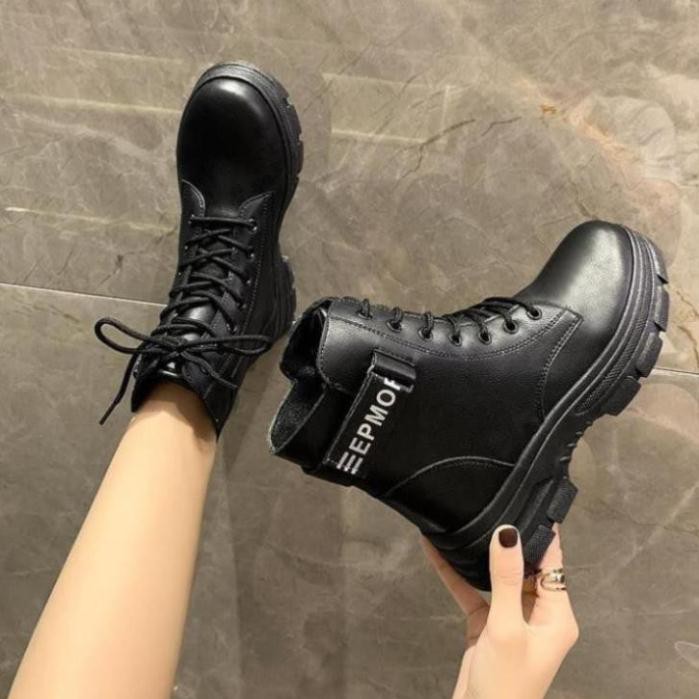 Giày Boots, Giày Boot Nữ Lót Lông Bên Trong Phối Viền Chữ Kèm Dây Buộc Phong Cách Trẻ Trung Năng Động, Thời Trang Hàn