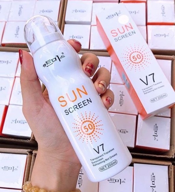 Xịt chống nắng V7 SUN SCREEN SPF 50 PA+++ Dưỡng ẩm, chống nắng, sáng da