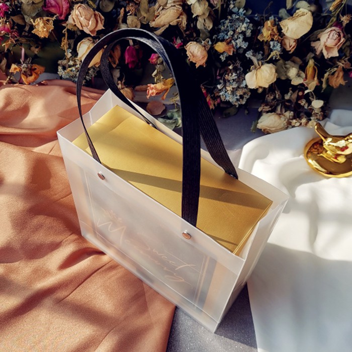 Hộp đựng quà kiểu nắp chìm viền vàng kèm túi trong suốt 17x17x6.5cm nhiều mẫu | BigBuy360 - bigbuy360.vn