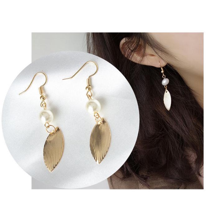 Fashion simple earrings fashion jewelry retro style gold leaf gold leaf pearl jewelry temperament Korean special