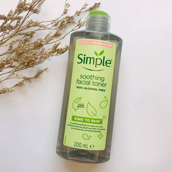 Toner Simple Nước Hoa Hồng Simple Kind to Skin Soothing Facial 200ml