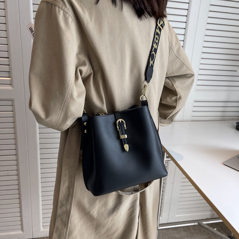 Túi Đeo Chéo Một Vai Cao Cấp Thời Trang