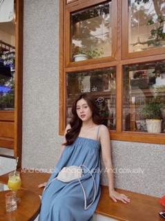 Váy hai dây bo ngực