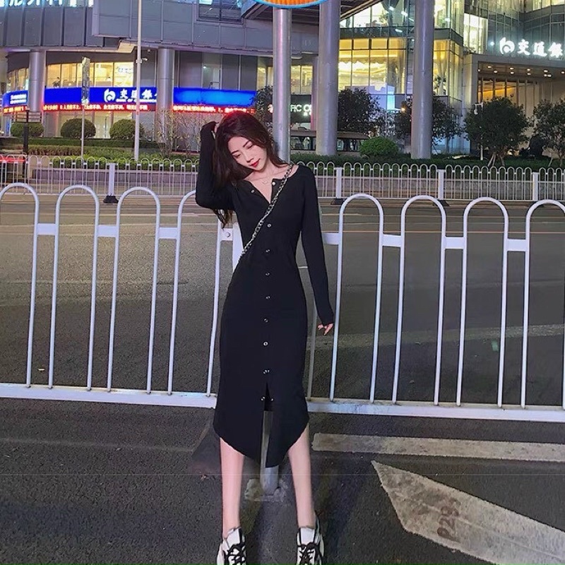 Đầm midi body đen tay dài phối nút NÀNG CLOSET