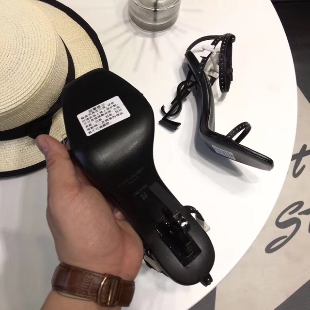 Sandal cao gót dây đinh mảnh cực sang-sẵn màu đỏ size 34