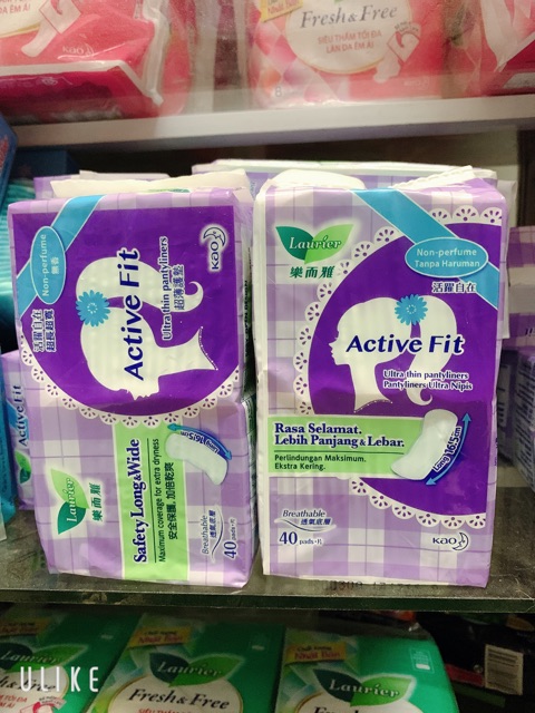 Băng vệ sinh hàng ngày Laurier Active Fit không hương gói 40 miếng ( mầu tím )