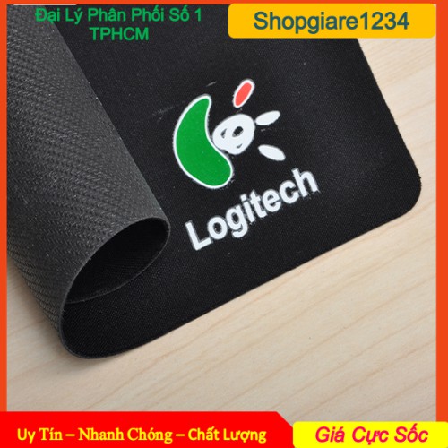 Miếng lót chuột Logitech giá siêu rẻ (22 x 18cm)