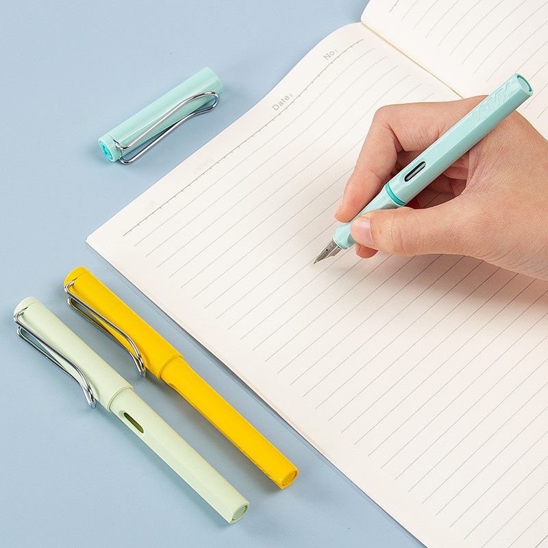 Bút mực Lamy safari brown Line Friends nằm trong dòng phiên bản đặc biệt