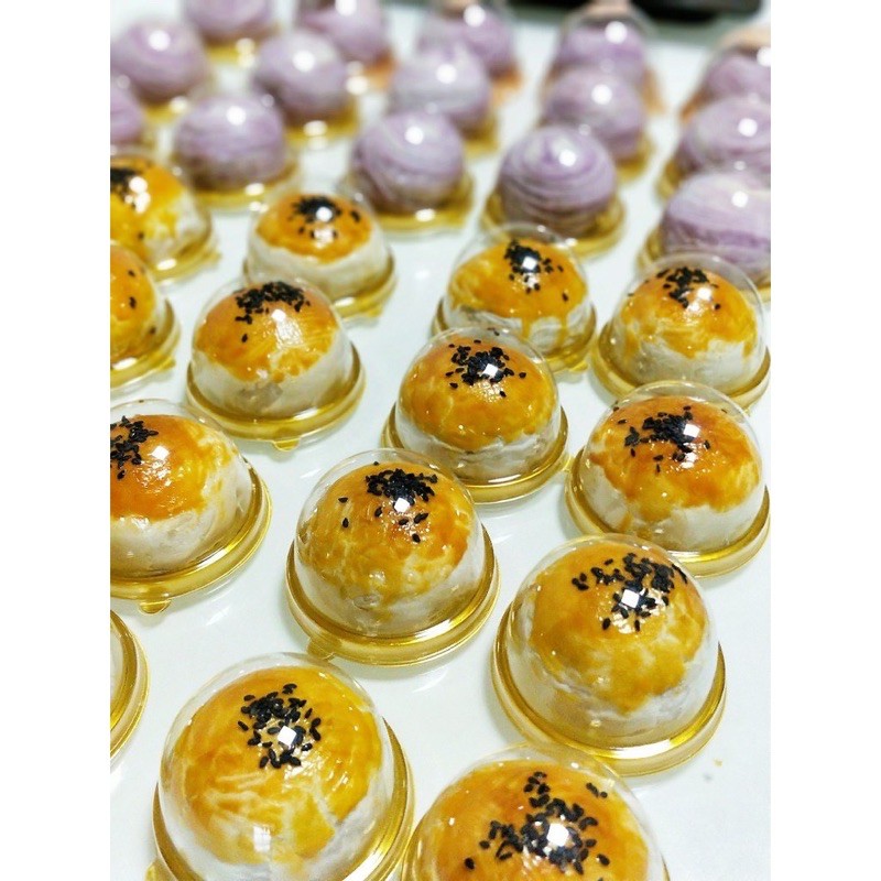 Hộp nhựa tròn mini nắp cầu XY68 đựng bánh 50g (10 cái)