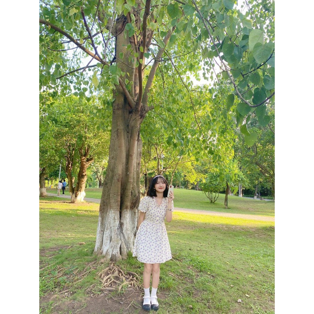 Đầm hoa cúc tím nền trắng tay bồng - Váy babydoll hoa nhí dễ thương | BigBuy360 - bigbuy360.vn