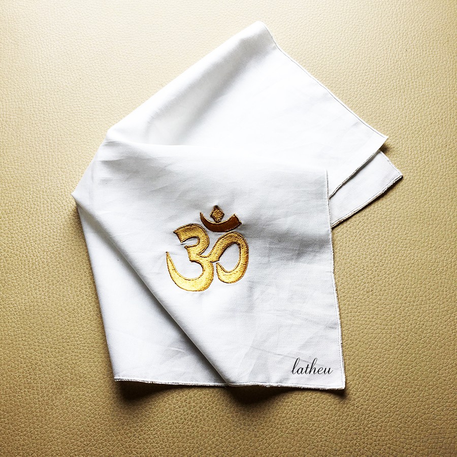 Khăn thêu chữ 🕉 Om hay Aum