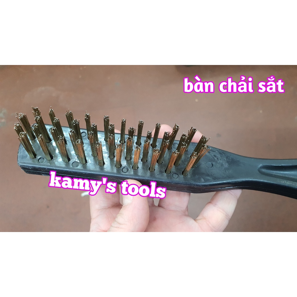 Bàn chải sắt cán nhựa cứng màu đen dài 240mm