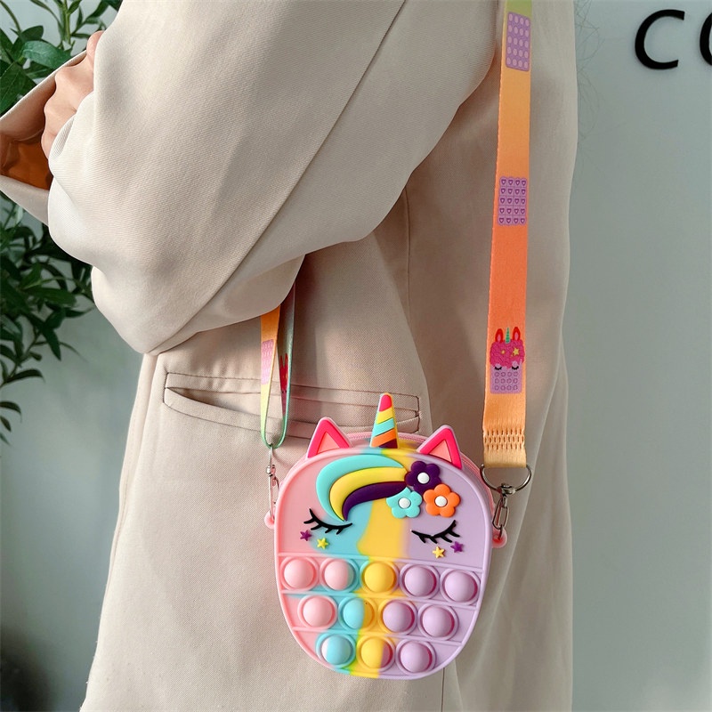 Ví cầm tay họa tiết kỳ lân đáng yêu cho nữ