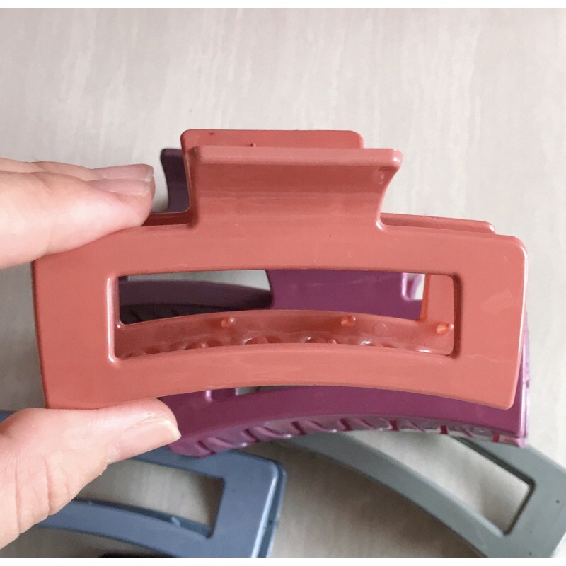 KẸP TÓC TRƠN KIỂU VUÔNG CỠ LỚN PHONG CÁCH HÀN QUỐC