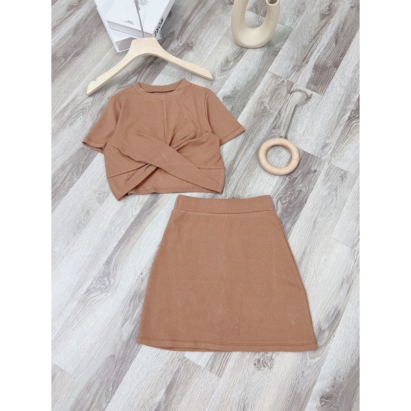 SET ÁO CROPTOP NÂU XOĂN BỤNG + CHÂN VÁY A
