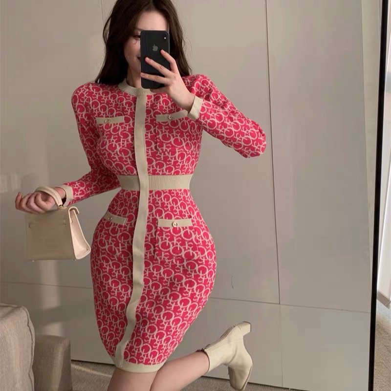 Đầm body tay dài họa tiết, đầm dài tay cổ tròn phối viền kem