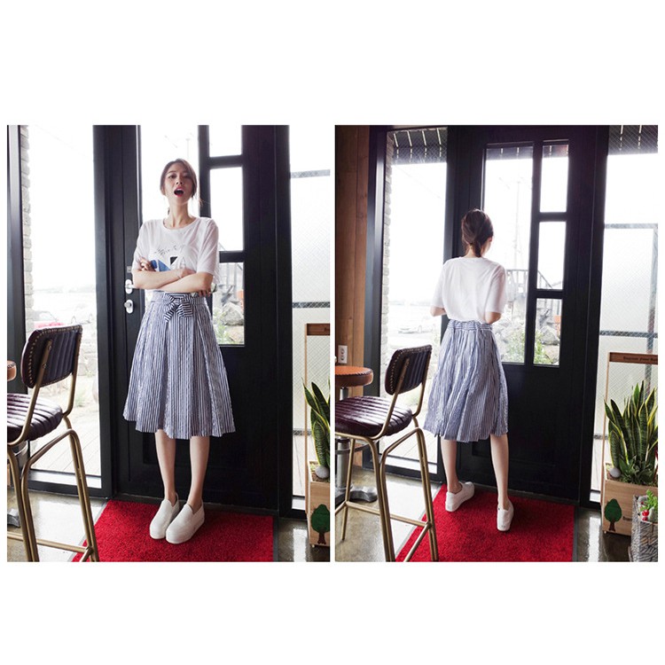 Set áo thun tay ngắn in hình chân váy xòe họa tiết sọc kèm nơ