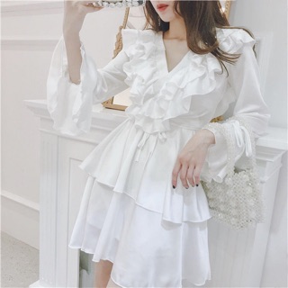 váy trắng xoè cổ xếp bèo, bóng nhẹ cực đẹp