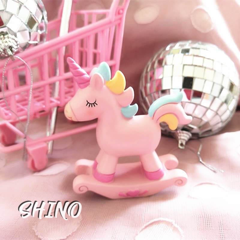 Đồ chơi hình Unicorn nhựa hồng trang trí bánh