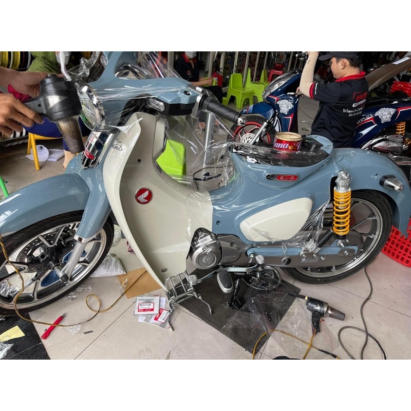 Giấy decal siêu bóng trong suốt chuyến dán ô tô, xe máy...