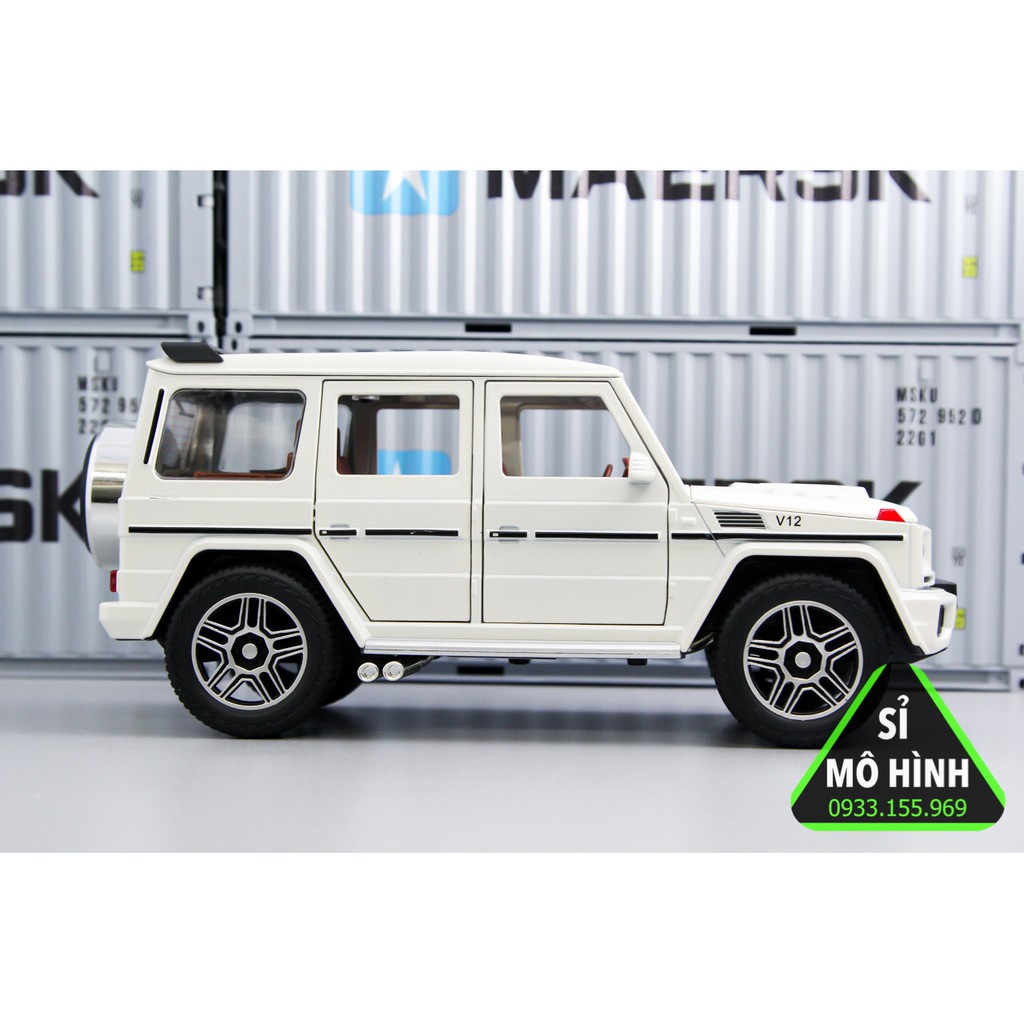 Mô hình xe SUV Mercedes G63 G Klessa mở hết cửa 1:24 Trắng