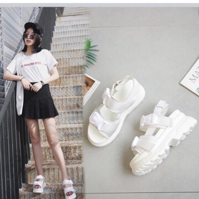 Sandal trắng độn