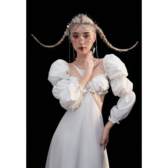 ĐẦM YÊU TINH ĐẤT - TRẮNG