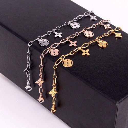 Lắc Tay Hoa Văn Titan Ko Đen TT 3237