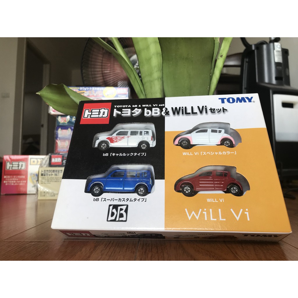 Mô hình SET Tomica Toyota 4 xe bB và WiLL Vi (2000) Made in Tomy China 20 năm
