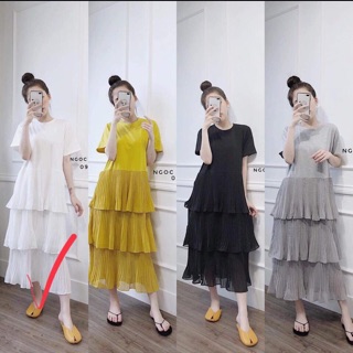 Váy xuông chân xếp ly