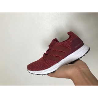Giày Sneaker u tra bót