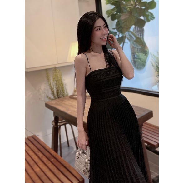 Đầm Maxi Dập Ly Phối Ren Ngực