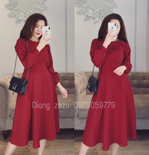 Đầm đỏ xoè khuy bọc