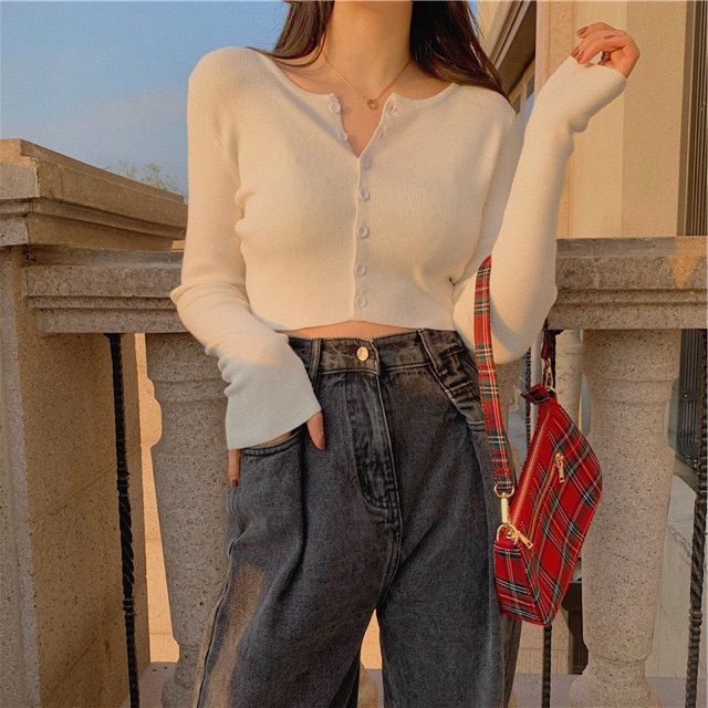 MS024 Áo len khuy croptop