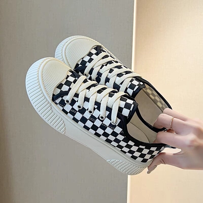 Giày sneaker thể thao nữ hoạ tiết caro độn đế nâu phong cách cá tính JAENIA G012