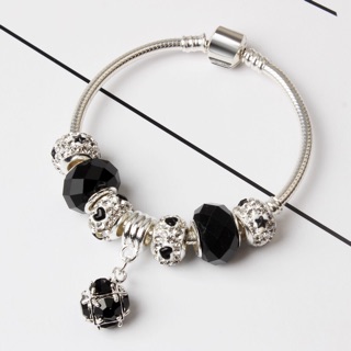 Vòng tay hạt Charm phong thuỷ