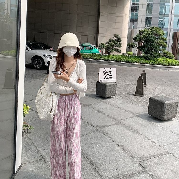 Quần ống rộng lưng cao phối kiểu xếp nếp thắt lưng màu hồng nhuộm loang | BigBuy360 - bigbuy360.vn