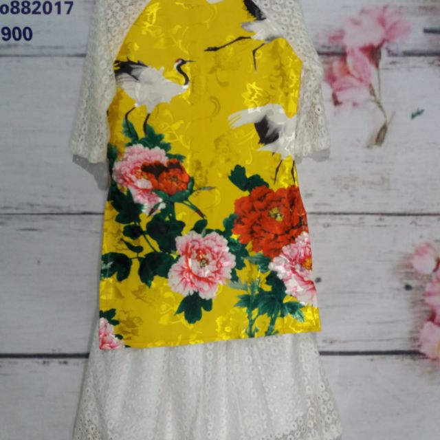 Cách tân kim sa con công cho bé gái dễ thương quá trời, áo vải ren hoa, được phôid với chân váy 2lớp lụa và von tuyệt đẹ