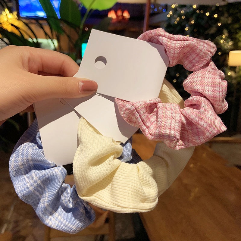 Dây buộc tóc dễ thương