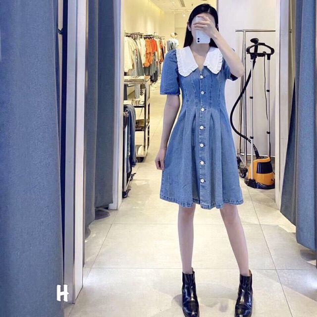 Đầm jean phối cổ xoè