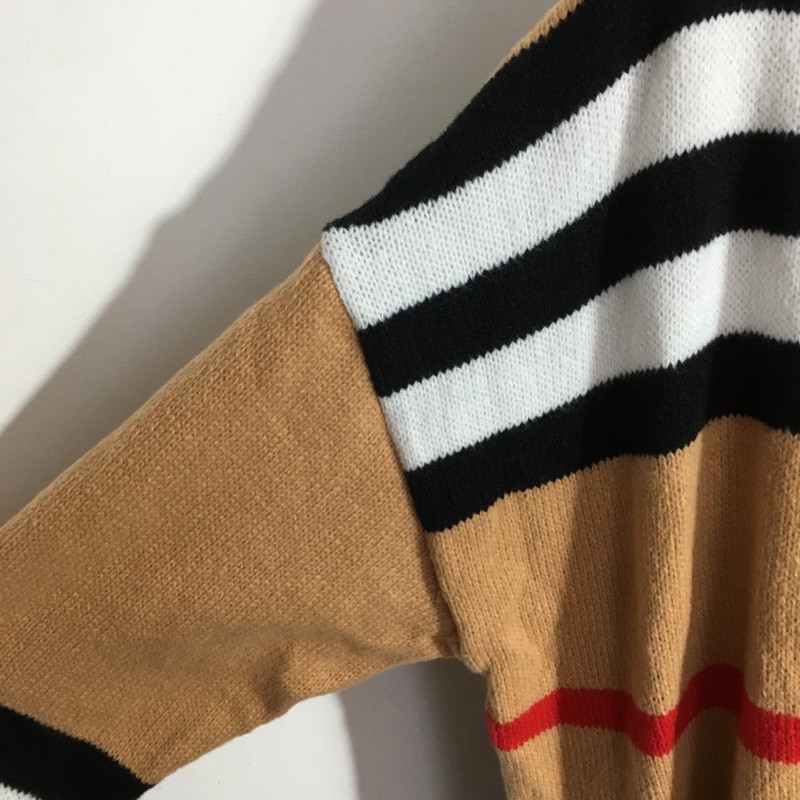 Áo cardigan len nữ dáng dài tới gối hoạ tiết kẻ ngang thương hiệu Burberry BBR cao cấp